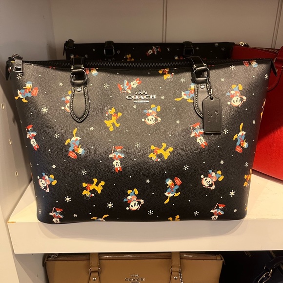 NWT Coach Outlet Disney X Coach Gallery Tote With Holiday Print - Picture 3 of 7